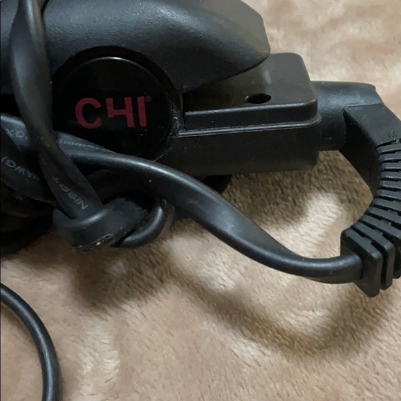 CHI Flat Iron - Picture 5 of 5